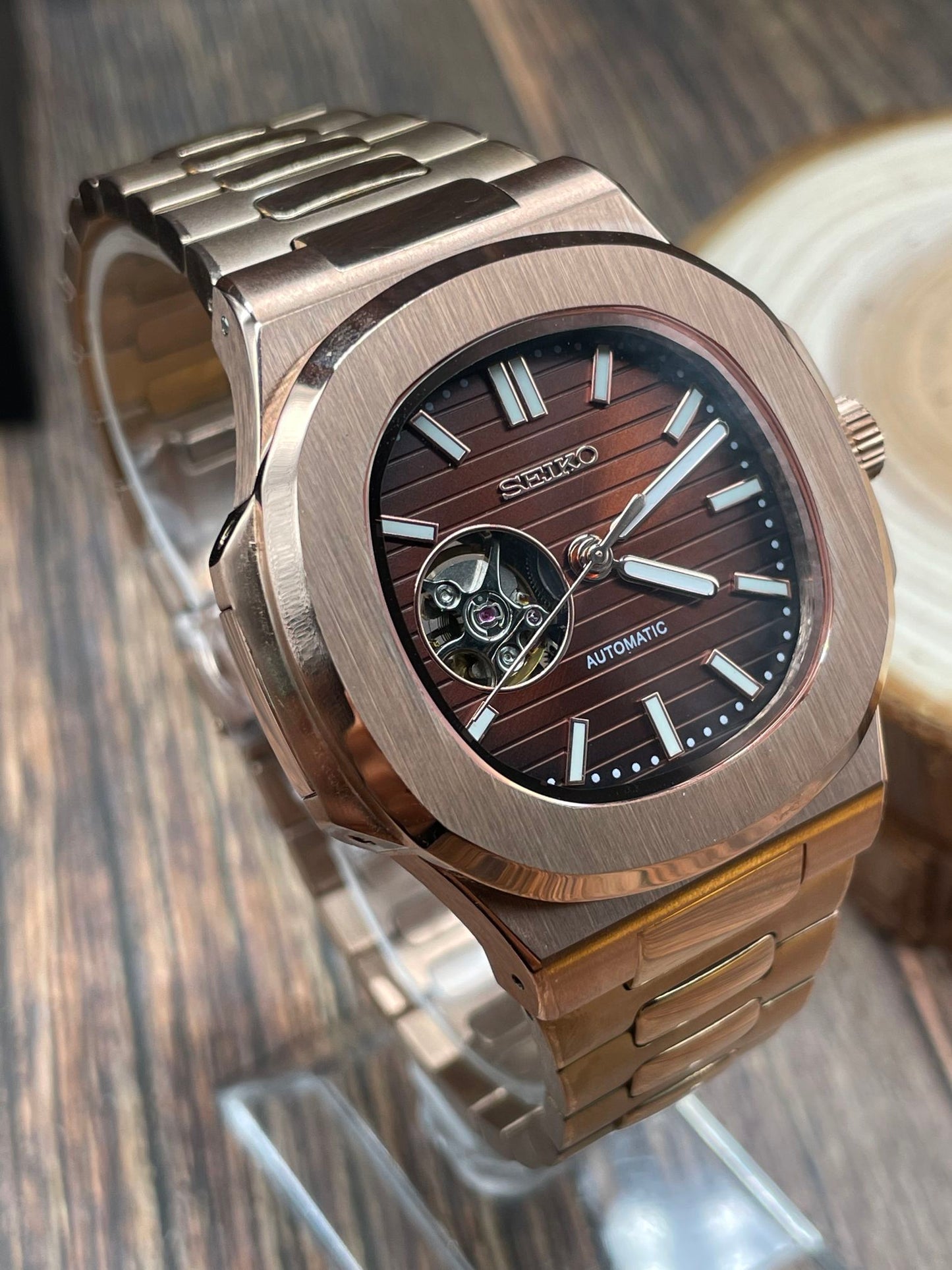 Nautilus Open-Heart Brown & Rose Gold